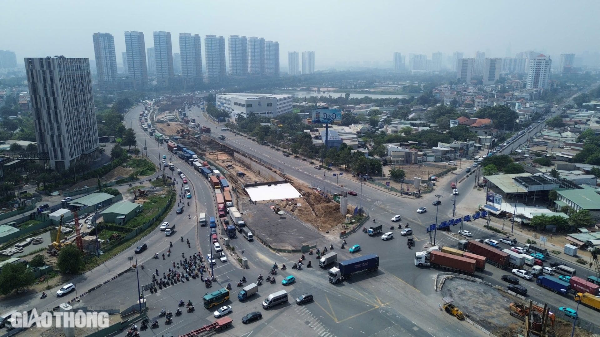 Đẩy nhanh tiến độ các công trình giao thông kết nối TP.HCM với sân bay Long Thành